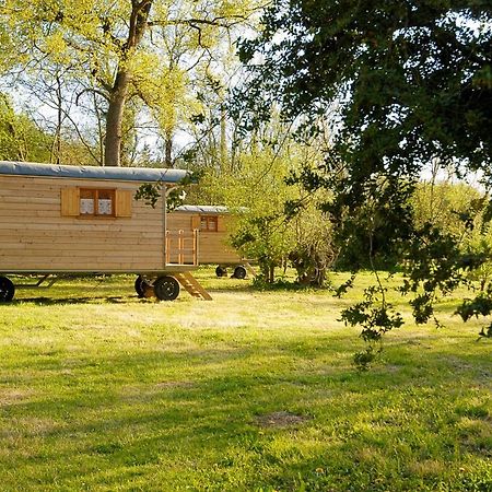 Hotel La Ferme Du Marais Poitevin - Roulotte Benet Exteriér fotografie