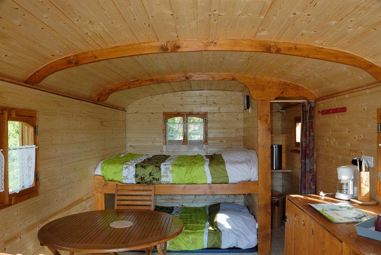 Hotel La Ferme Du Marais Poitevin - Roulotte Benet Exteriér fotografie