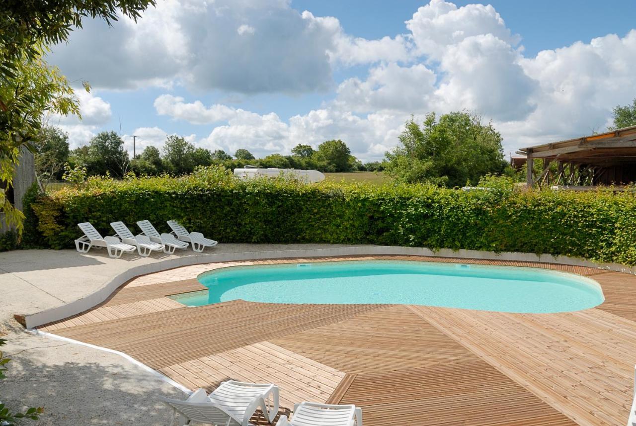 Hotel La Ferme Du Marais Poitevin - Roulotte Benet Exteriér fotografie