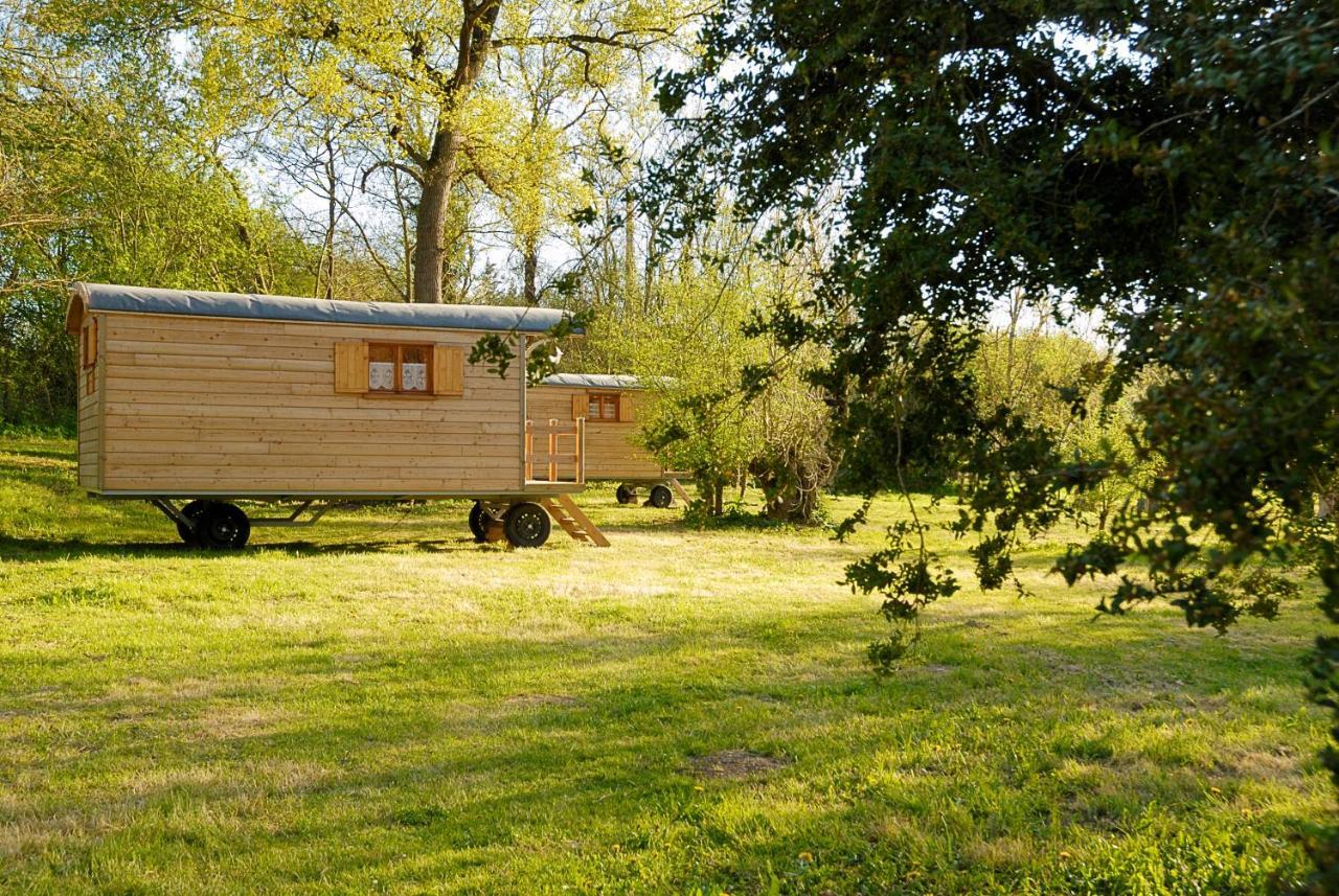 Hotel La Ferme Du Marais Poitevin - Roulotte Benet Exteriér fotografie